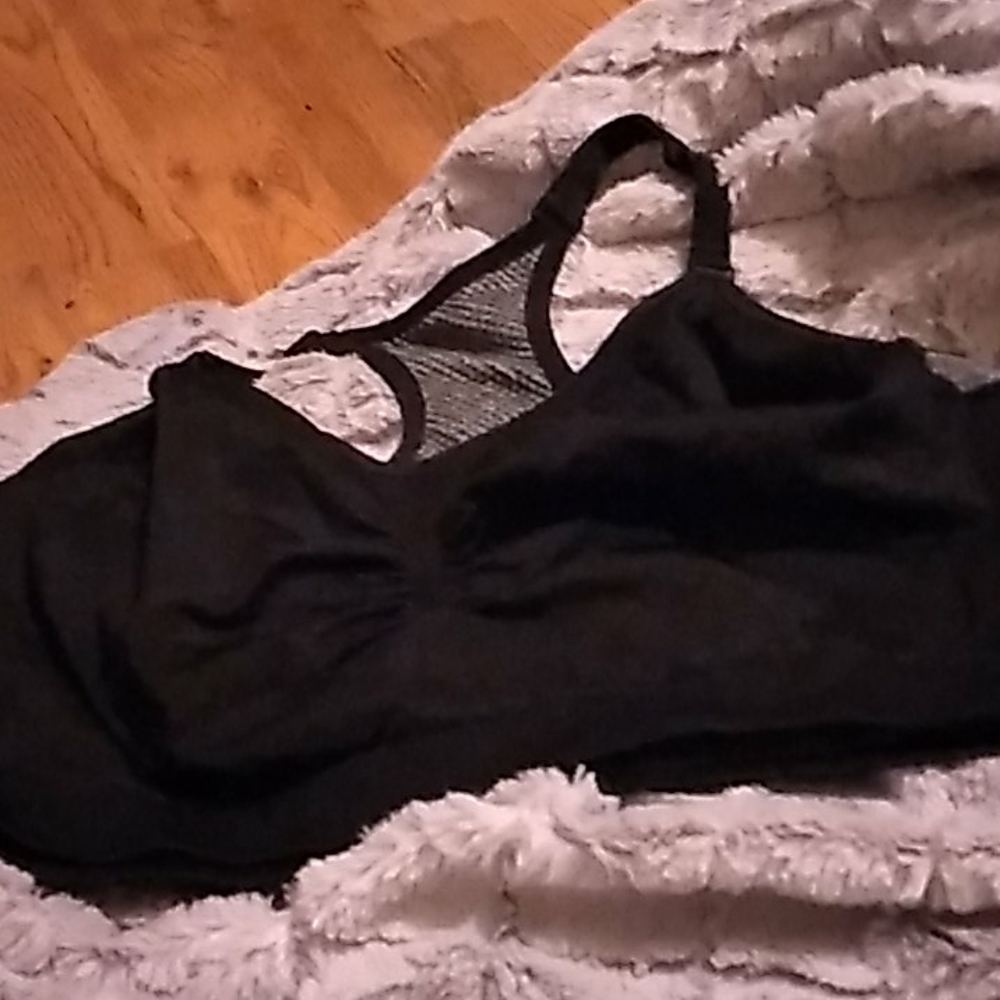 Sports bra